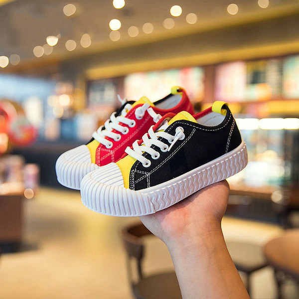 Novi model tenisica za djevojčice u boji od tekstila sa vezicama