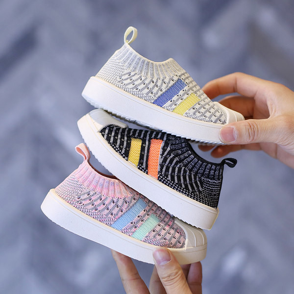 Dječje tenisice s elastičnim i ravnim potplatom