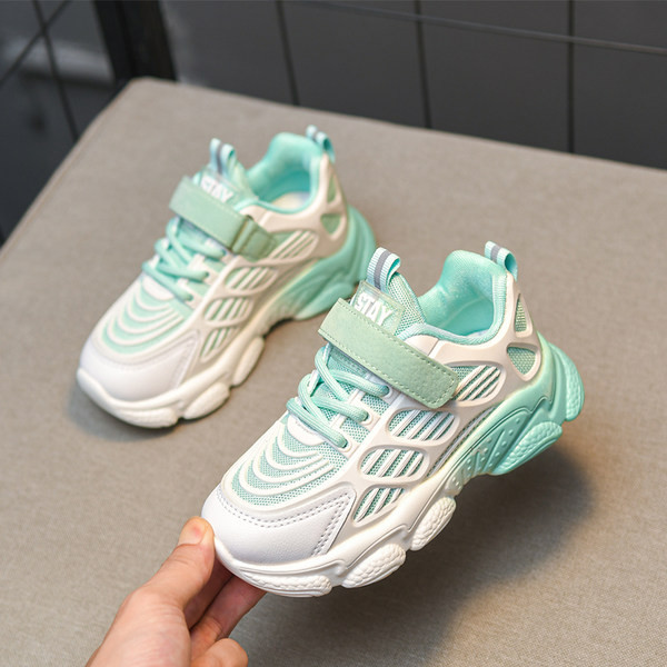 Moderne dječje tenisice na vezice i čičak