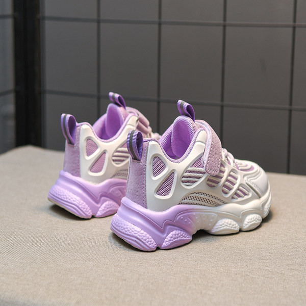 Moderne dječje tenisice na vezice i čičak