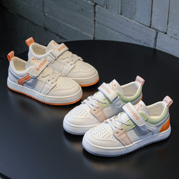 Dječje tenisice za djevojčice sa natpisima i naljepnicama