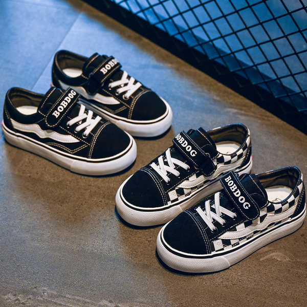 Dječje tenisice s vezicama u crnoj boji