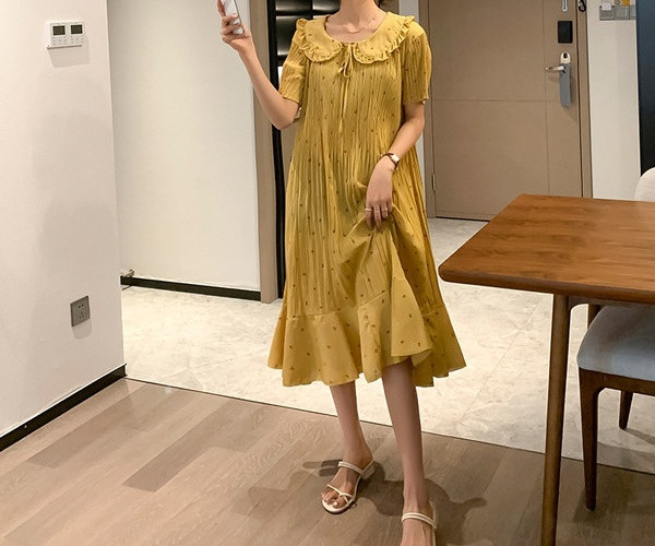 Sieviešu aktuālās kleitas garais modelis grūtniecēm