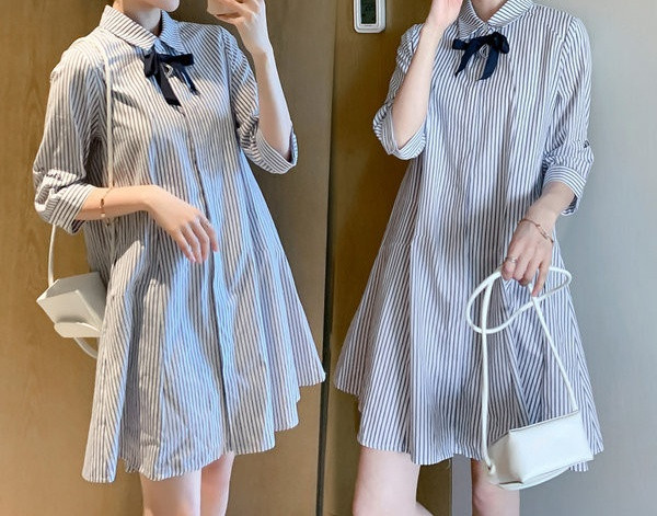 Moderna prugasta haljina za trudnice