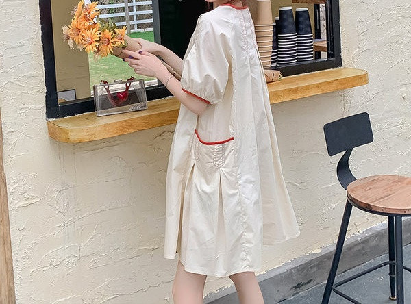 Sieviešu stilīga īsa kleita ar kabatām grūtniecēm