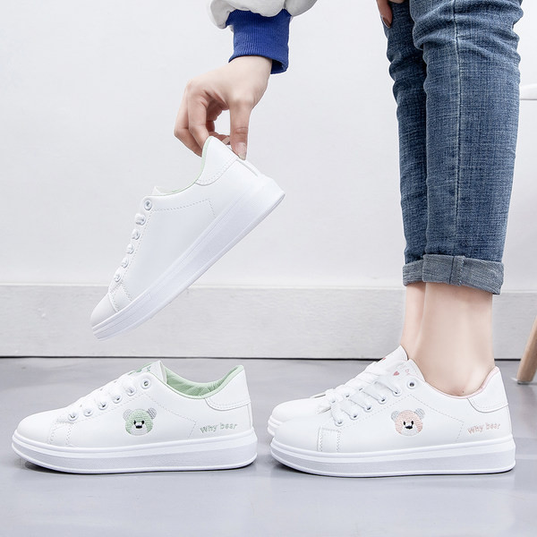 Novi model dječjih tenisica za djevojčice sa vezicama i 3D aplikacijom