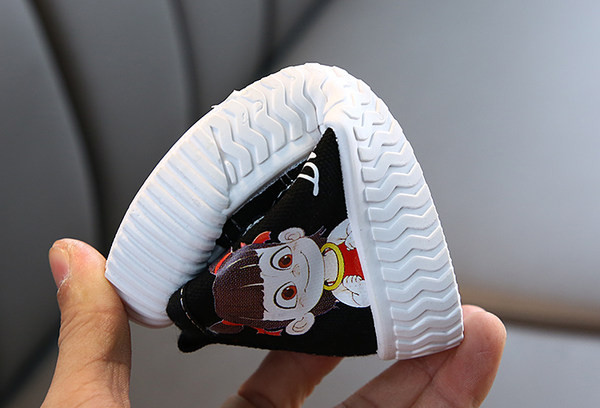 Dječje tenisice s aplikacijom i čičkom - dva modela