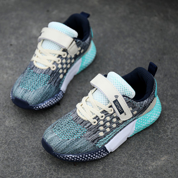 Dječje tenisice sa naljepnicom i vezicama u tri boje