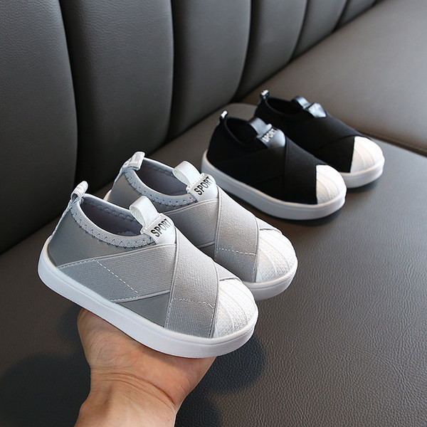 Dječje prozračne tenisice s ravnim potplatom - za djevojčice i dječake