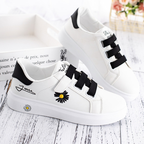 Mūsdienīgas bērnu kedas meitenēm ar elastīgām saitēm un aplikācijām