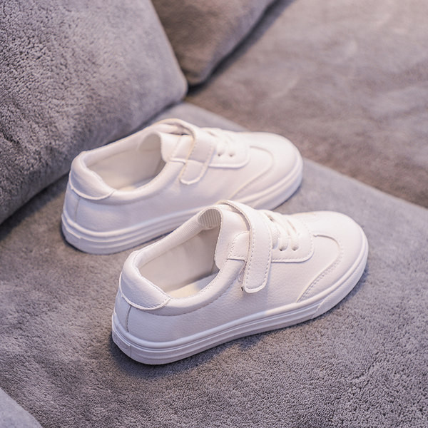 Dječje casual tenisice s naljepnicama i vezicama - više modela