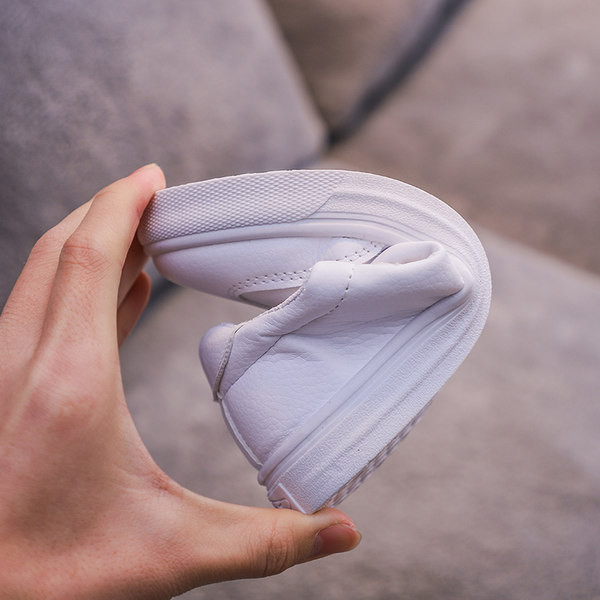 Dječje casual tenisice s naljepnicama i vezicama - više modela