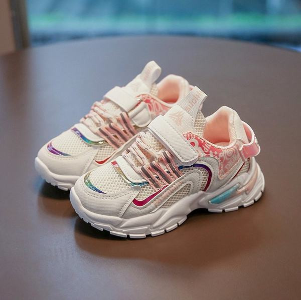 Novi model dječjih tenisica sa grubim đonom za djevojčice