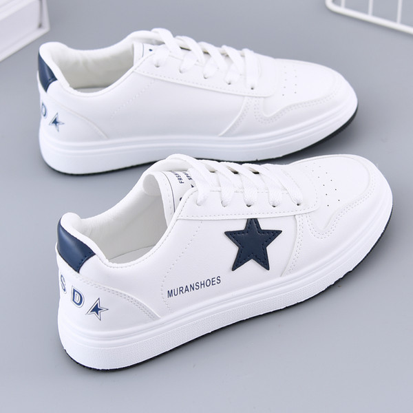 Ležerne dječje tenisice za djevojčice u bijeloj boji sa natpisima i aplikacijama