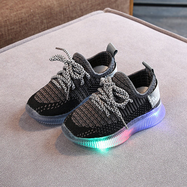 Gaismas bērnu kedas ar šņorēm - meitenēm un zēniem