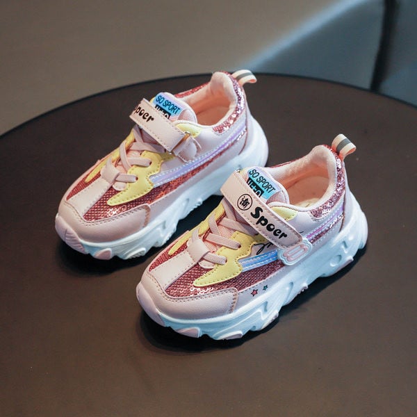 Jauns bērnu kedu modelis ar velcro uzlīmēm ar uzrakstu