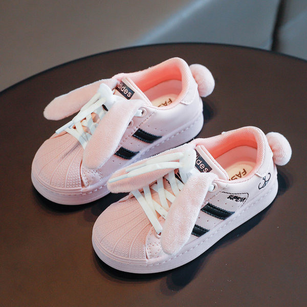 Novi model dječjih tenisica od eko kože sa 3D elementom