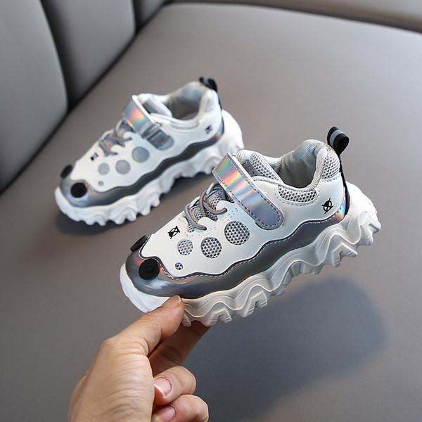 Aktualne dječje tenisice na mrežicu i čičak