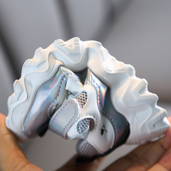 Aktualne dječje tenisice na mrežicu i čičak