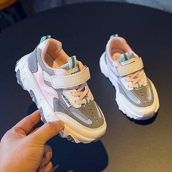 Mūsdienīgas kedas zēniem un meitenēm ar raupju zoli