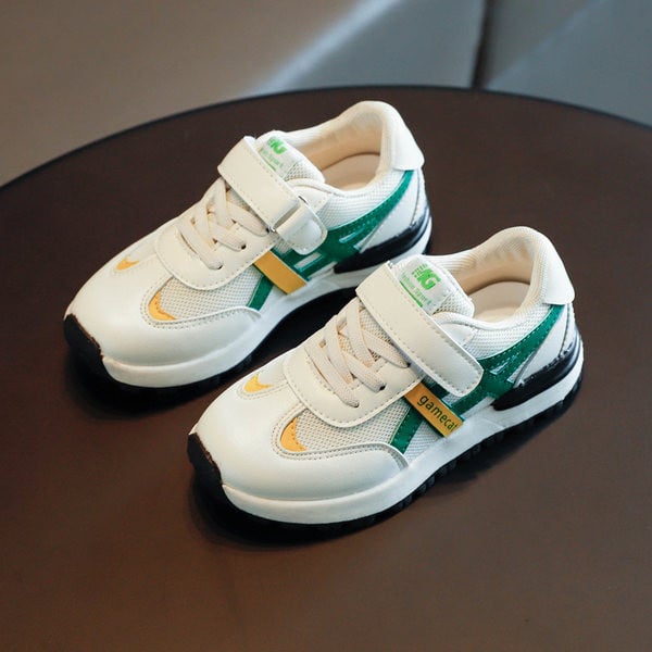 Jauns bērnu kedu modelis ar šņorēm un velcro