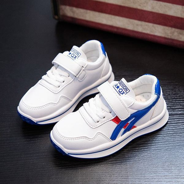 Pavasara ādas kedas bērniem ar saitēm un uzlīmēm