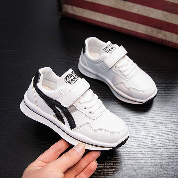 Pavasara ādas kedas bērniem ar saitēm un uzlīmēm