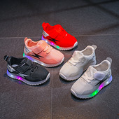 Jauns gaismas apavu modelis no eko ādas un tekstila