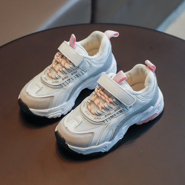 Novi model dječjih tenisica sa naljepnicama i vezicama u više boja