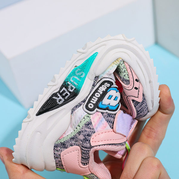 Novi model dječjih patika za djevojčice u više boja sa vezicama i naljepnicom