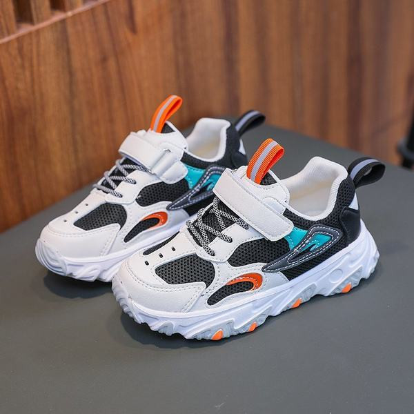 Proljetne dječje tenisice s vezicama i naljepnicama