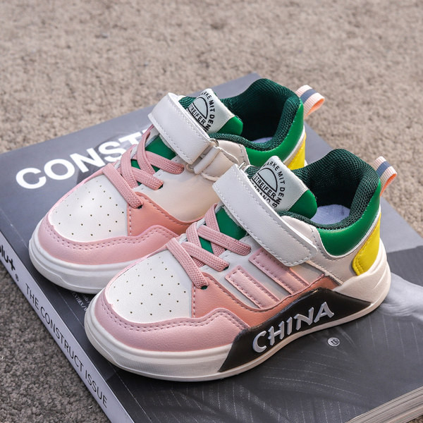 Dječje kožne tenisice unisex model sa vezicama i naljepnicama