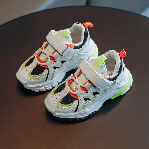 Dječje tenisice s uzorkom u boji i vezicama u tri boje