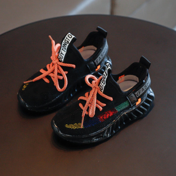 Novi model dječjih tekstilnih patika u dvije boje