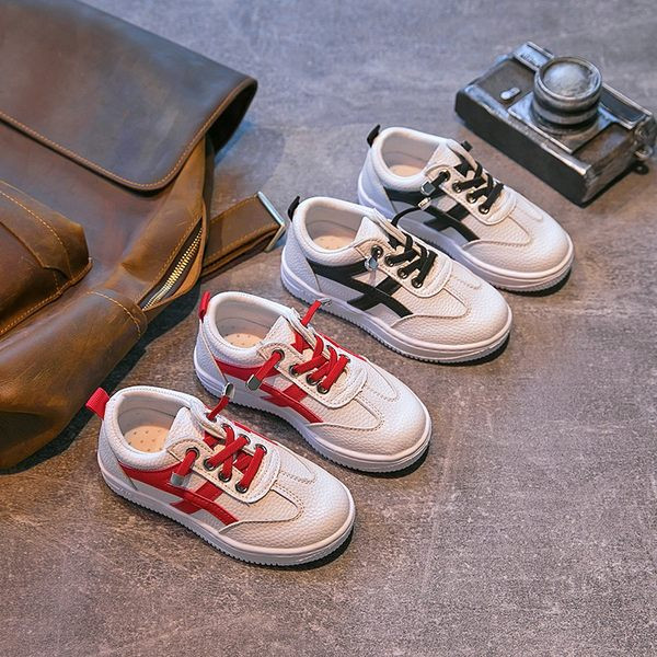 Novi model proljetnih kožnih tenisica sa vezicama