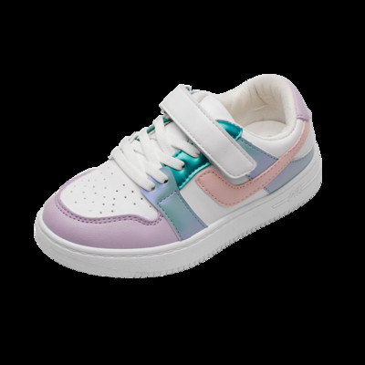 Dječje tenisice sa naljepnicama i ravnim đonom u dvije boje