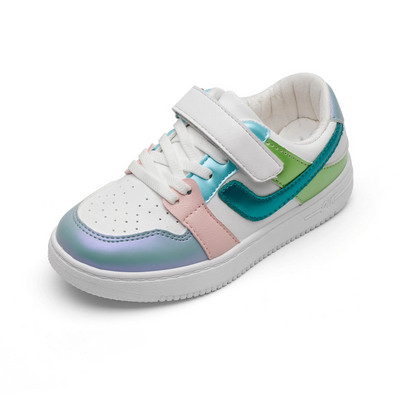Dječje tenisice sa naljepnicama i ravnim đonom u dvije boje