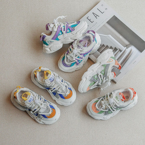 Bērnu kedas trīs krāsās un meitenēm piemērotas saites