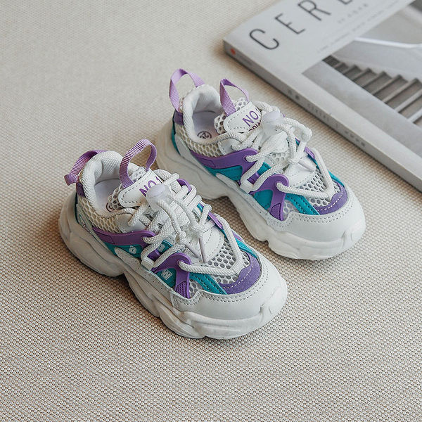 Bērnu kedas trīs krāsās un meitenēm piemērotas saites