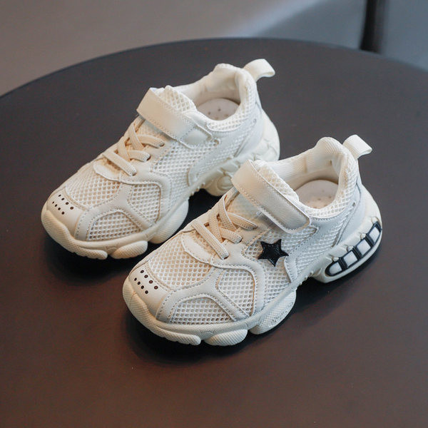 Ležerne dječje tenisice s naljepnicama u bijeloj boji