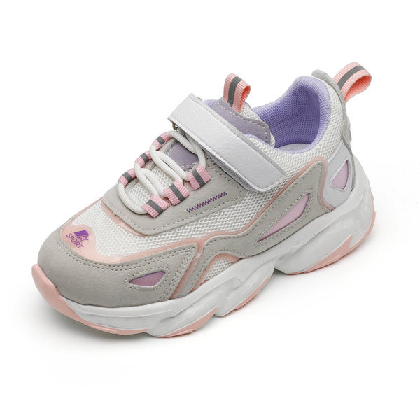 Novi model dječjih tenisica u tri boje sa naljepnicama i vezicama