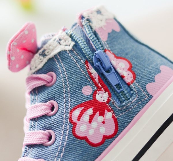 Novi model dječjih tenisica za djevojčice sa trakama, čipkom i vezicama