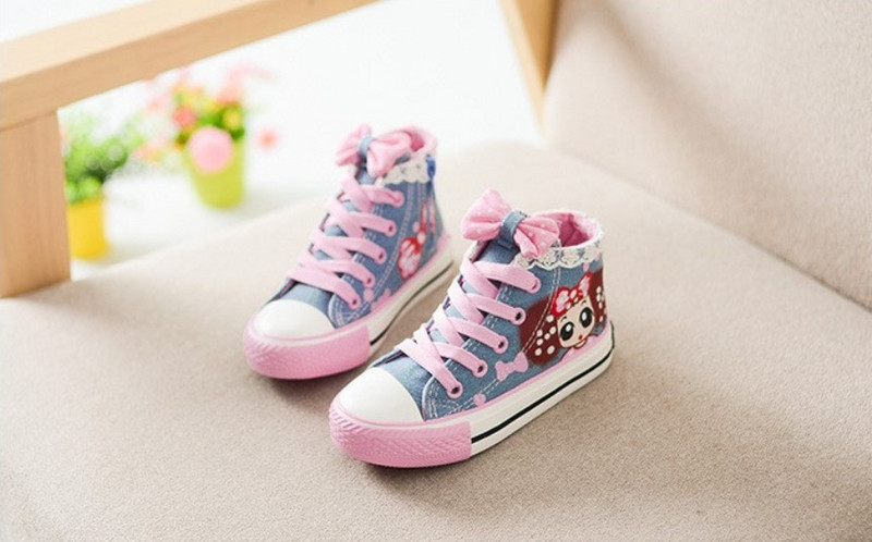 Novi model dječjih tenisica za djevojčice sa trakama, čipkom i vezicama
