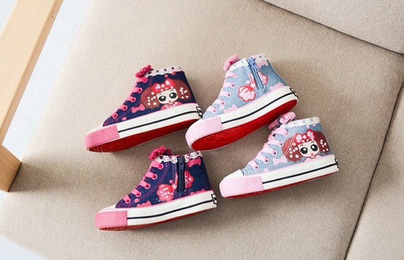 Novi model dječjih tenisica za djevojčice sa trakama, čipkom i vezicama