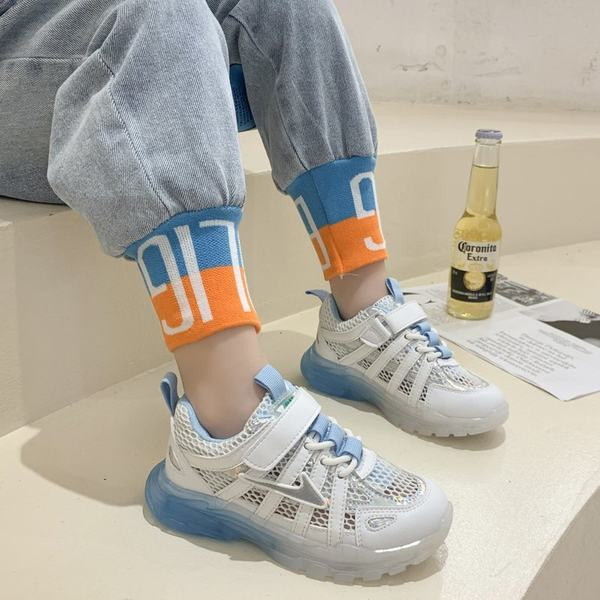 Dječje tenisice s potplatom u boji i naljepnicama - tri boje