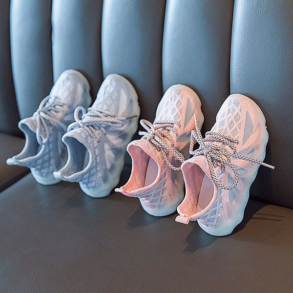 Novi model dječjih tenisica sa vezicama i grubim đonom - za djevojčice i dječake