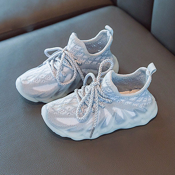 Novi model dječjih tenisica sa vezicama i grubim đonom - za djevojčice i dječake