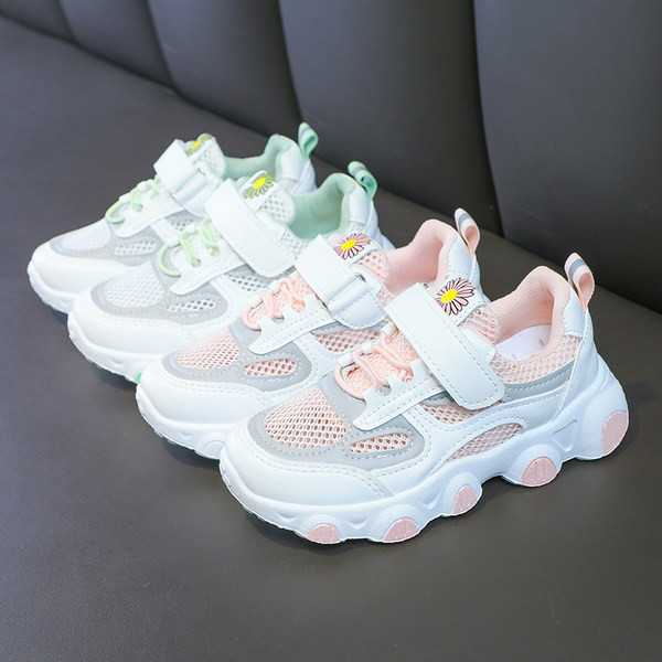 Dječje prozračne tenisice s cvjetnim ukrasom