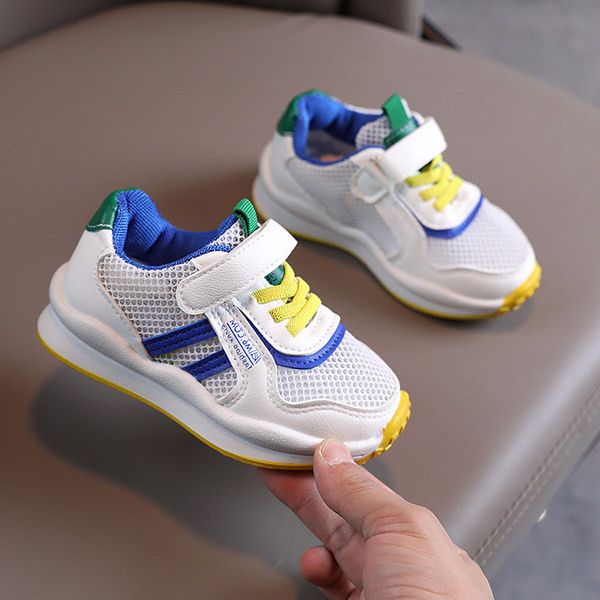 Moderne dječje tenisice na vezice i čičak