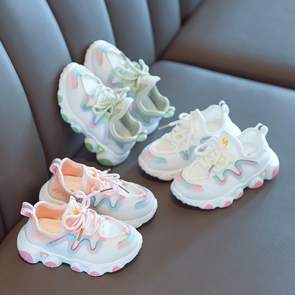 Novi model dječjih tenisica za djevojčice - primjerene za proljeće i ljeto